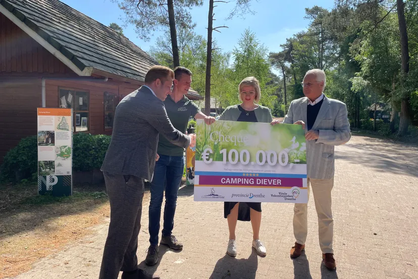 uitreiking cheque camping diever