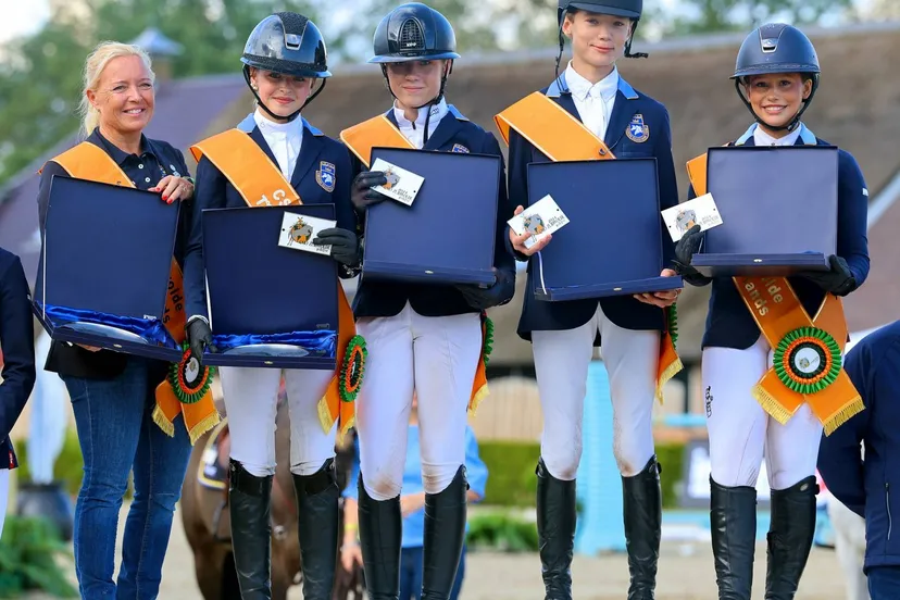 ch zweden winnaar nation cup ponyruiters foto hans khoe