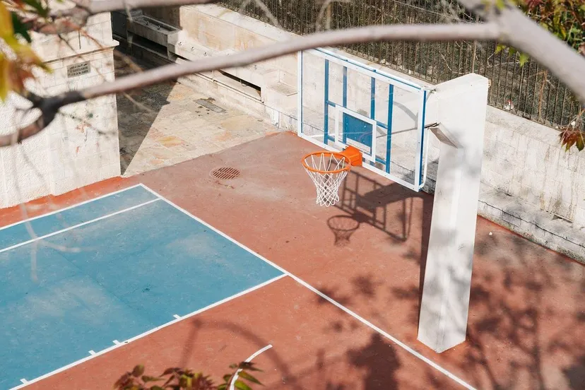 basketball-court-4158462_1280