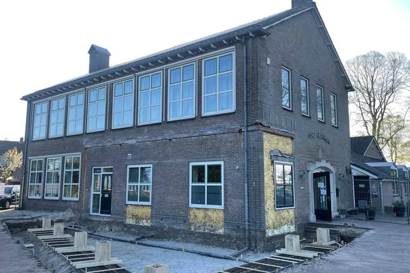 Dwingeloo renovatie over entinghe begonnen