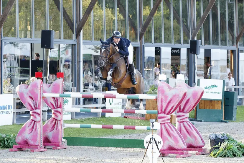 CH dag 6 Ansgar Holtgens Jr wint Spruce Meadows Prijs foto Hans Khoe
