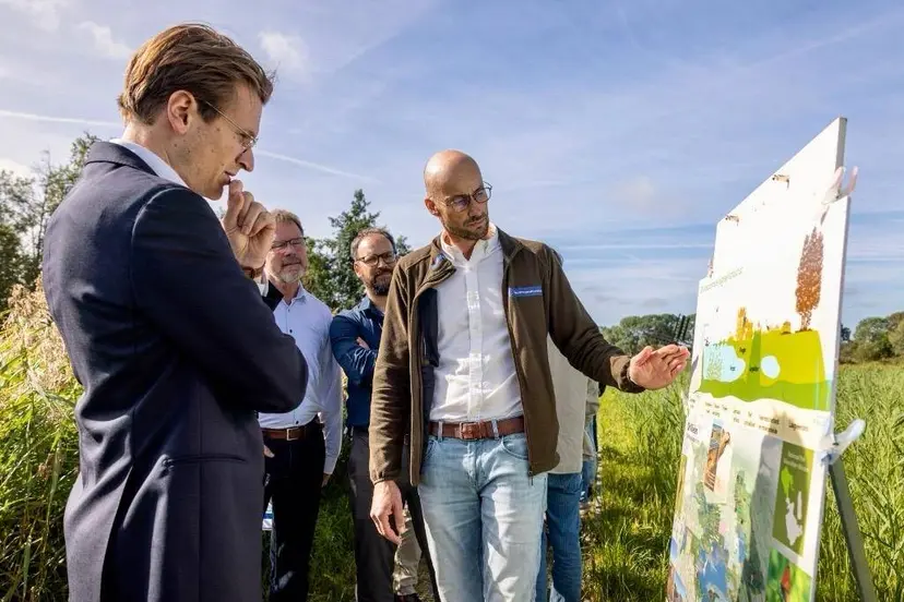 Wieden Bezoek minister Jaimi van Essen