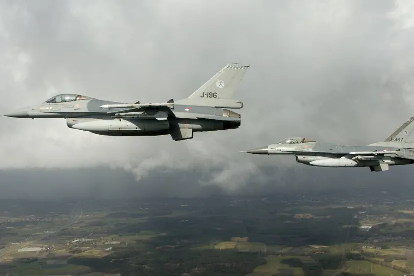 2 f 16s boven groen landschap 1