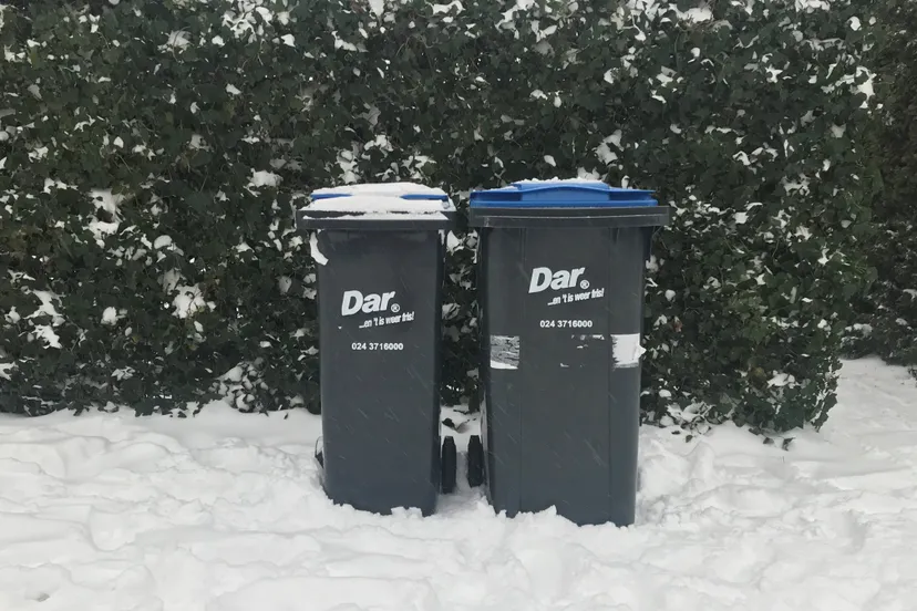 20200802 dar containers in de sneeuw