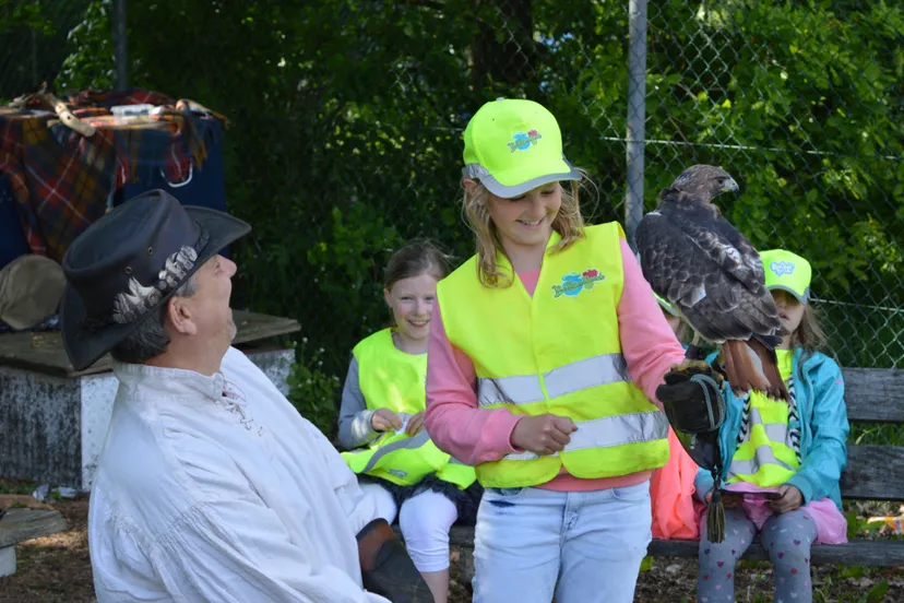 beestenbende en roofvogel
