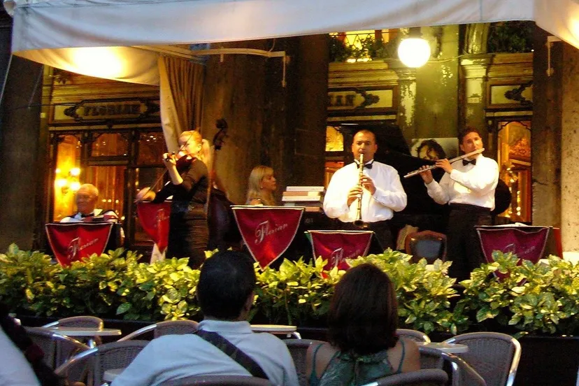 david mark pixabay cafe 86681 1920 fotor