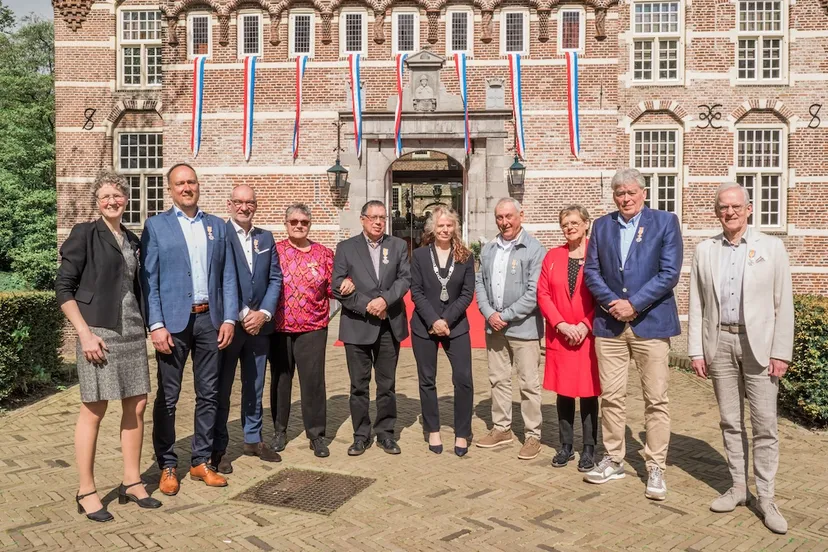 groepsfoto gedecoreerden voor kasteel wijchen 2