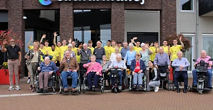 header jong scoort voor oud1