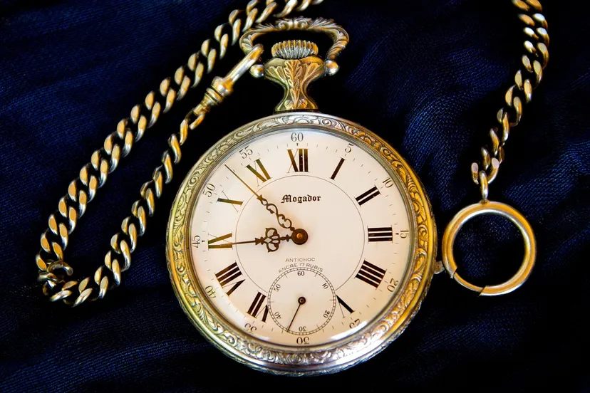 jacqueline macou via pixabay pocket watch 979240 1280