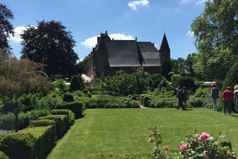 kasteel hernen en tuin