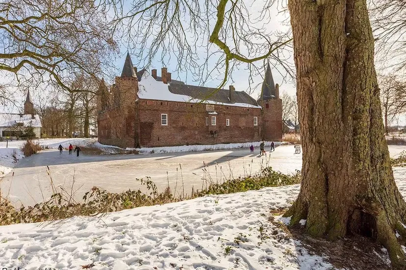 kasteel hernen glk winter kasteel schaatsen sneeuw groot