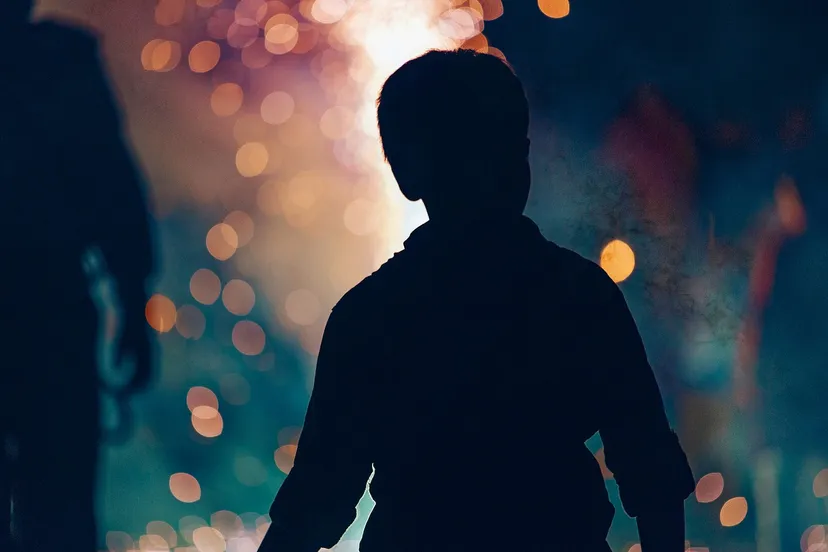 kevin phillips pixabay boy vuurwerk 1205255 1280