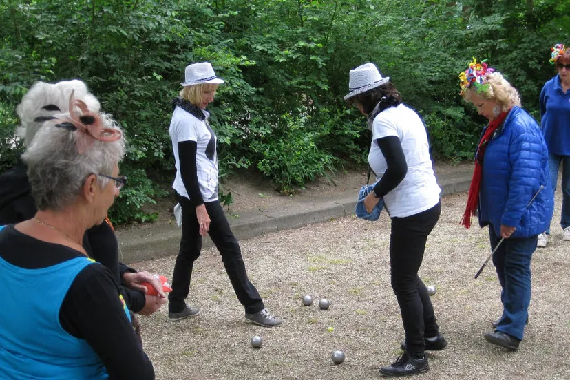 ladies jeu de boules 00