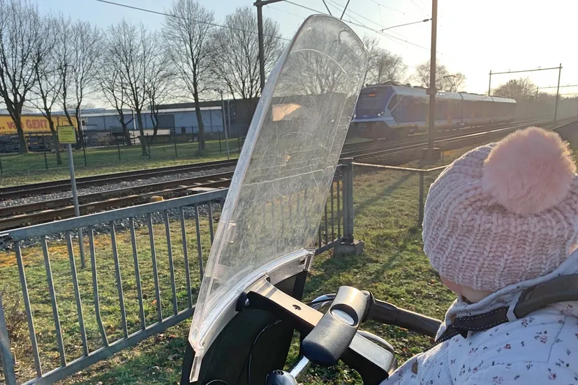 passerende trein baby img 7532 fotor