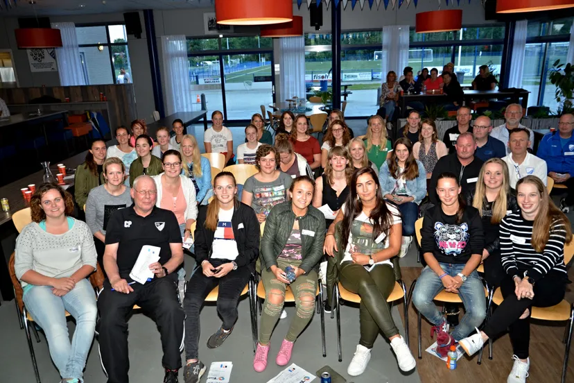 presentatie woezikdames 2016 2017 08