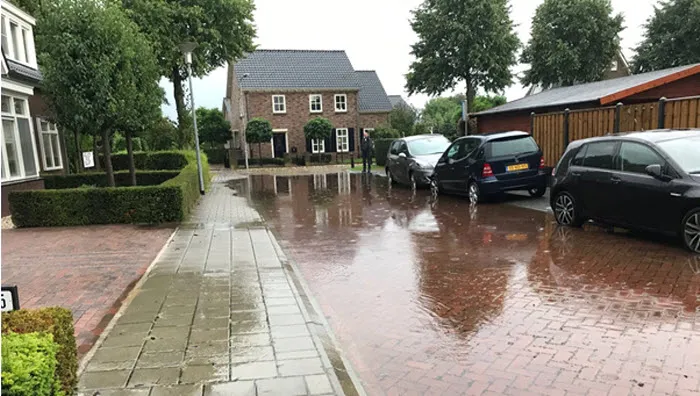 regen niftrik straten blank