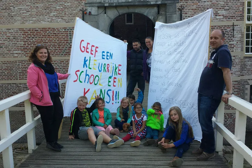 samsam voor het kasteel