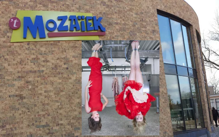 theater t mozaek en matroesjka copyright curly and straight