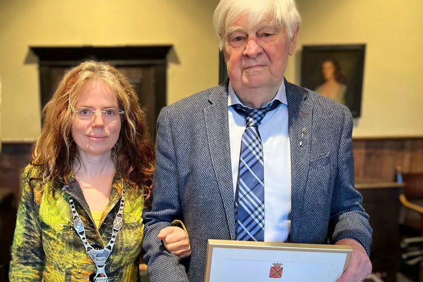 uitreiking zilveren draagspeld 9 maart 2024 de heer wil giesbers