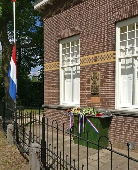 voormalig gemeentehuis bergharen 4 mei 2020