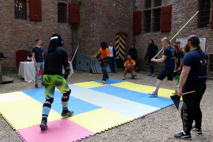 zwaardvechten kasteel hernen 04 e1562318490897
