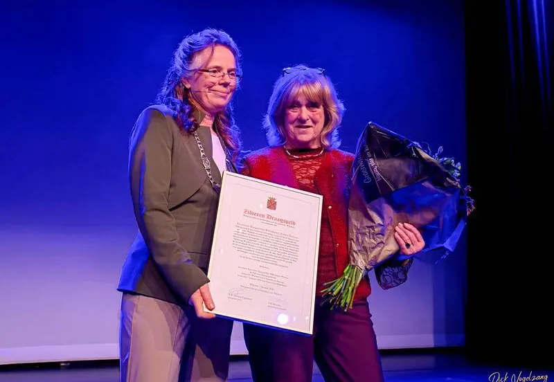 Zilveren Draagspeld voor Ernie Drissen 2