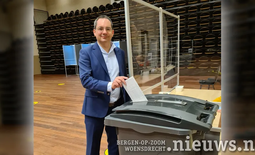 burgemeester adriaansen brengt stem uit