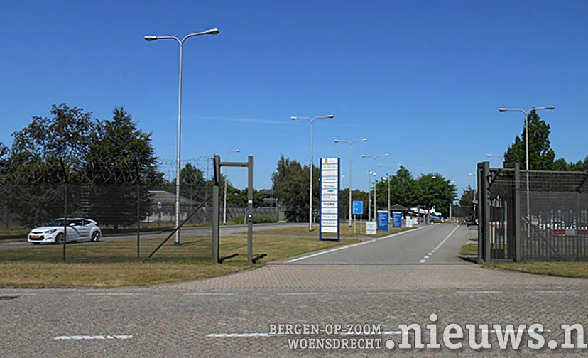 jkr hoo ingang vliegbasis 001b