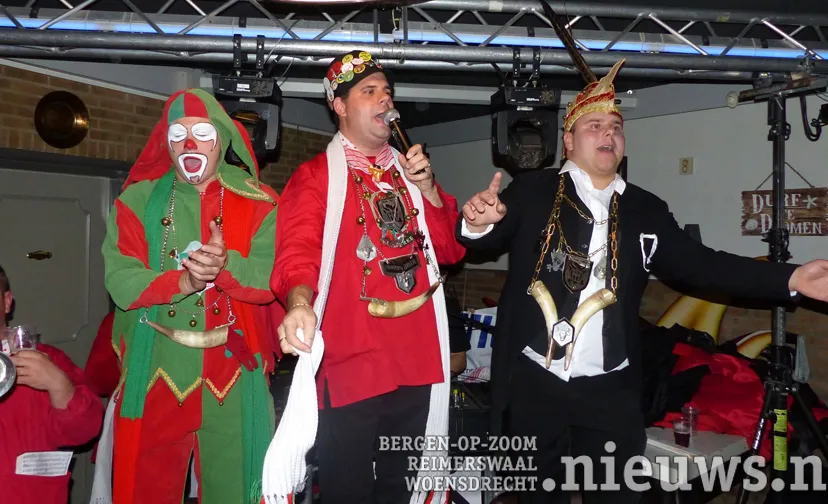 nar luukske grootste boer jeffry en prins zjim i foto door cs dossekoppe