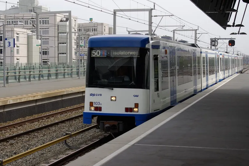 1280px amsterdam metro caf m4 003