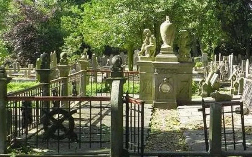 begraafplaats e1489930669602 915x518 1