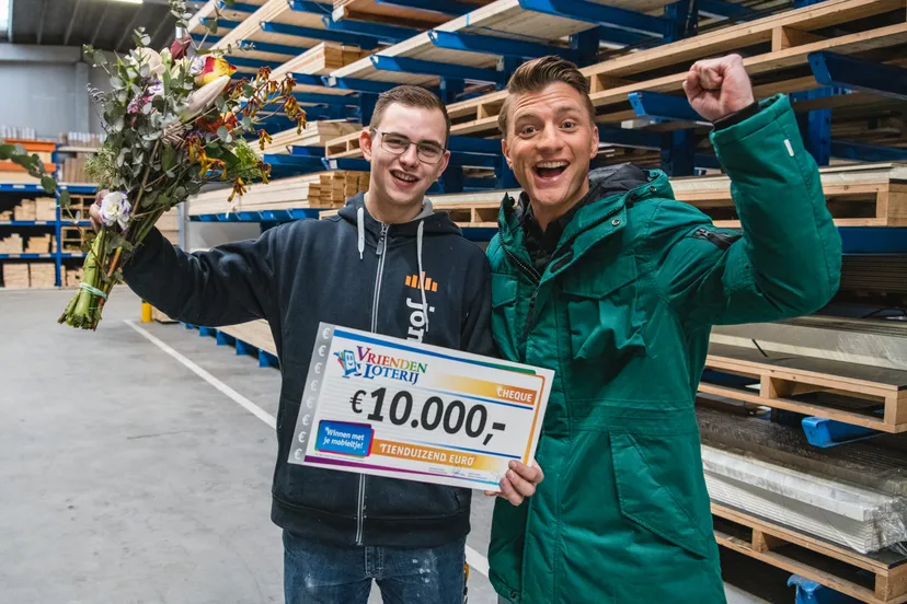 nick uit zaandam wint 10000 euro bij de vriendenloterij