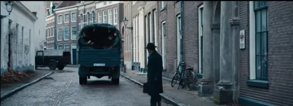 scene trailer bankier van het verzet