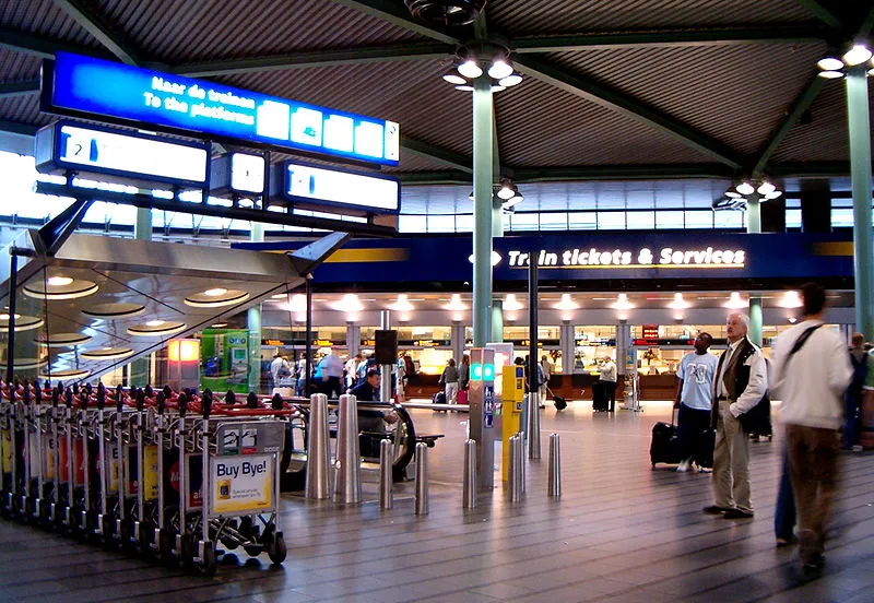 schiphol plaza