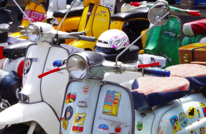 screenshot 2019 06 07 gratis stockfoto van lambretta parkeerplaats scooter