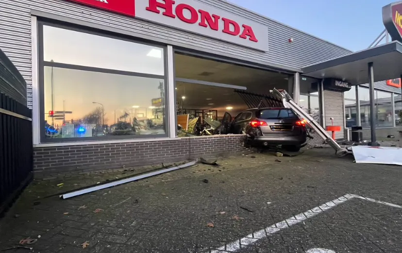 screenshot 20231203 094658