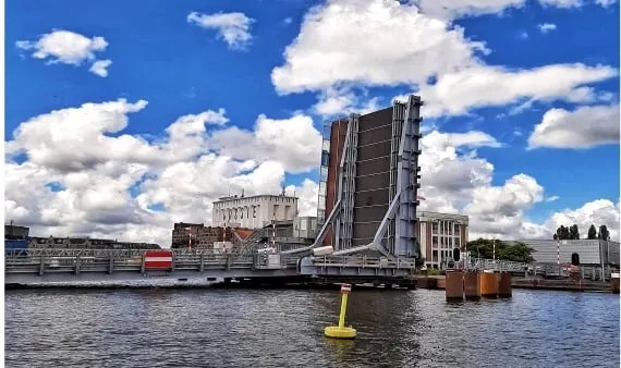 tjdelijke brug