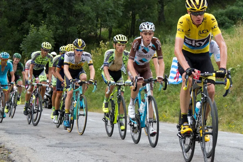 tour de france 2015 groep gele trui 20036329866 cropped