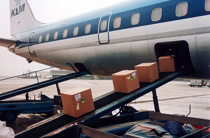 vliegtuig bevrachten schiphol 13