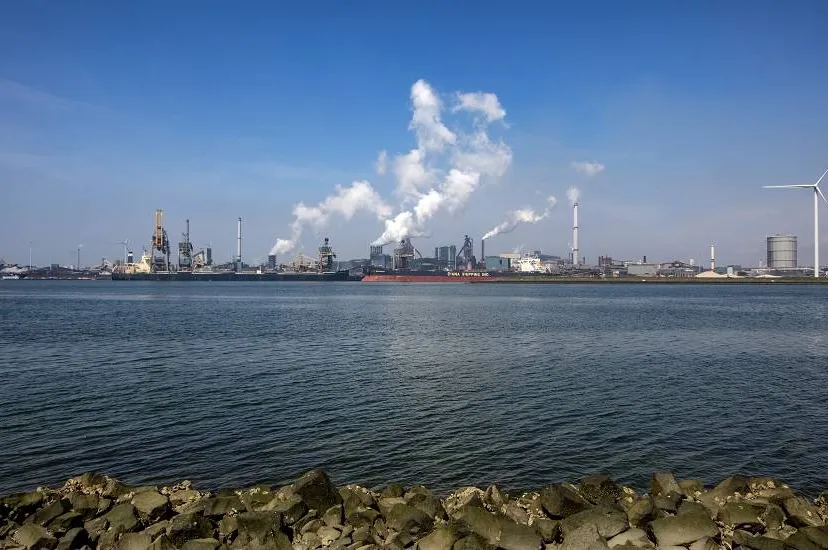 Tata Steel vanaf het water