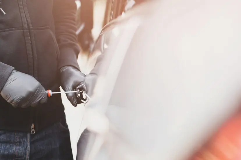 Diefstal uit auto’s in Rotterdam met bijna 30% gestegen_ landelijk cijfer blijft stabiel
