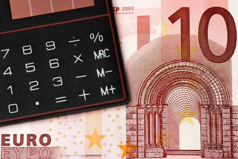 number-macro-money-business-close-brand-font-bank-illustration-design-text-euro-debt-coin-save-calculator-coins-finance-datailaufnahme-budget-stock-exchange-bank-note-dollar-bill-macro-photo-1021973