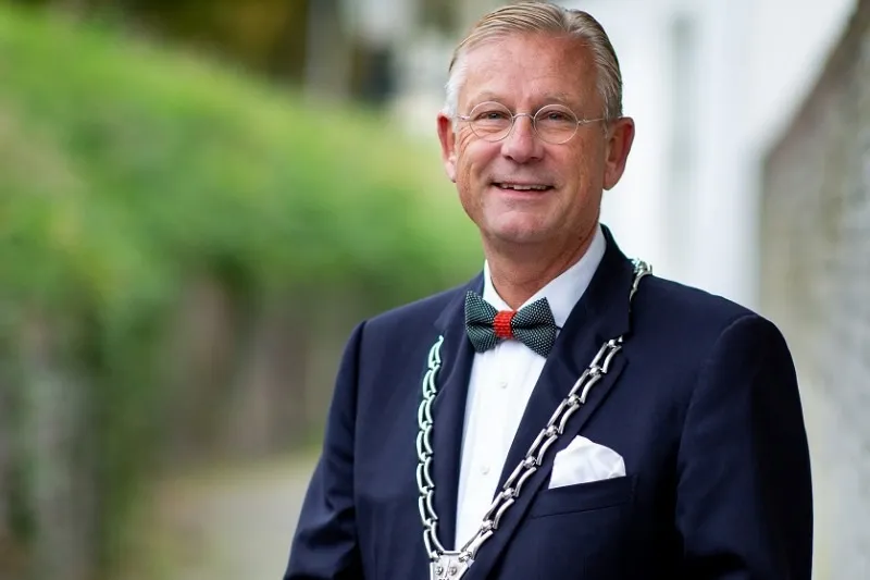 burgemeester van maaren nw foto