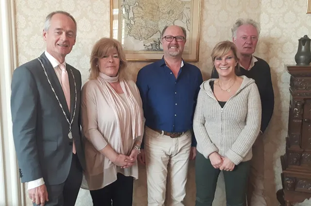 comite adoptanten nationaal holocaust namenmonument amsterdam communicatie gemeente zandvoort aangepast