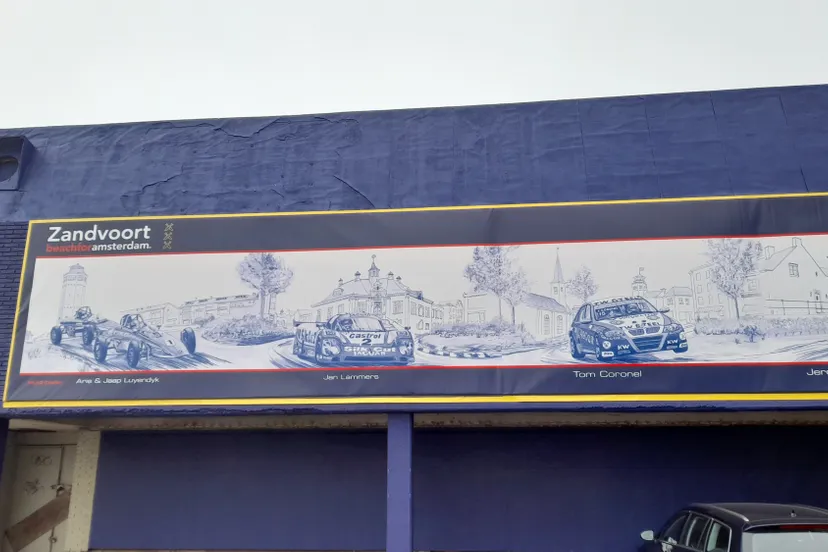entree zandvoort met wandschildering op 11 juni 2021 jaap koper