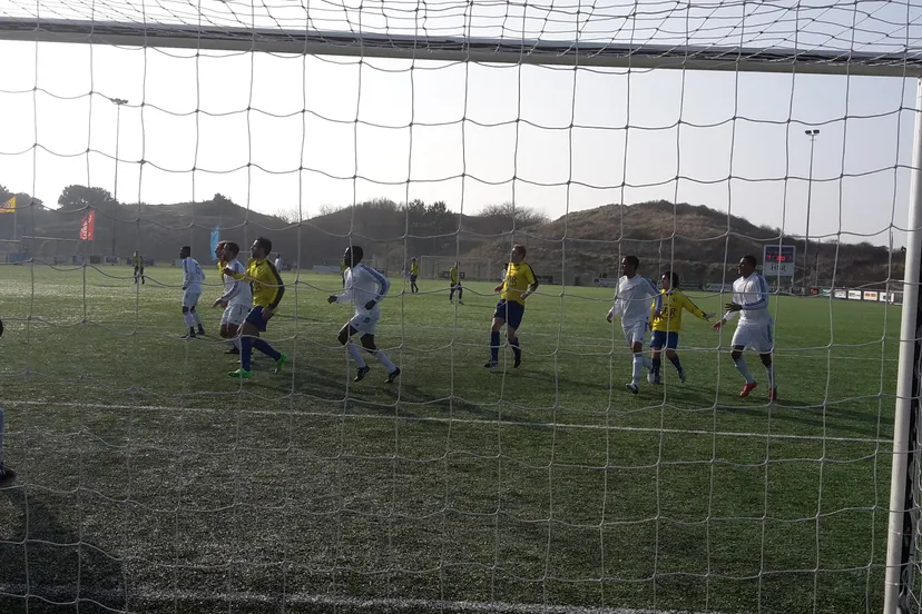 hoofdfoto sv zandvoort blauw wit jaap koper