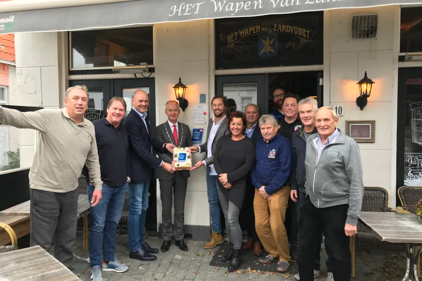 huisregels horecabedrijven zandvoort met leden centrumoverleg voorzitter robert hartog khn zandvoort wen burgemeester niek meijer communicatie gemeente zandvoort