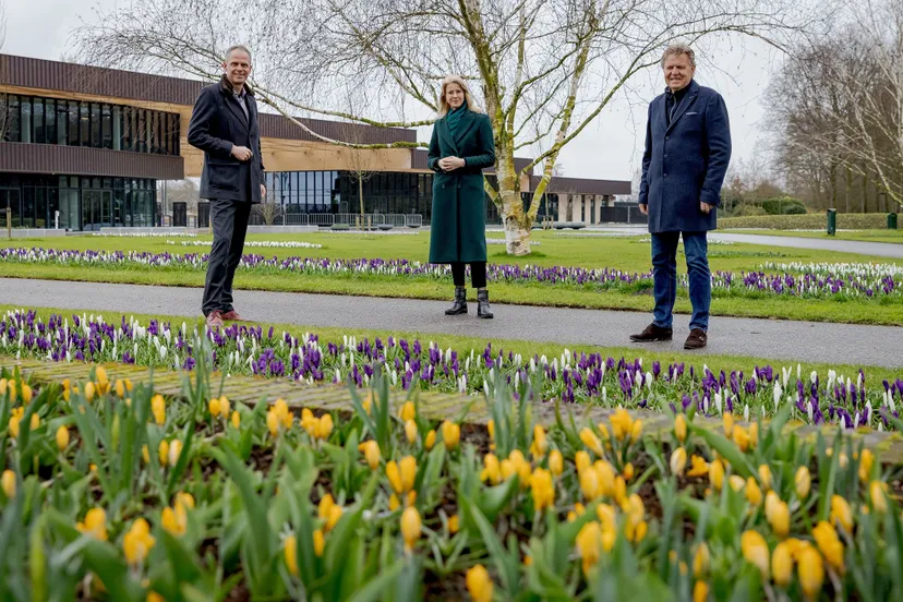 mona keijzer bezoekt keukenhof 16 maart keukenhof