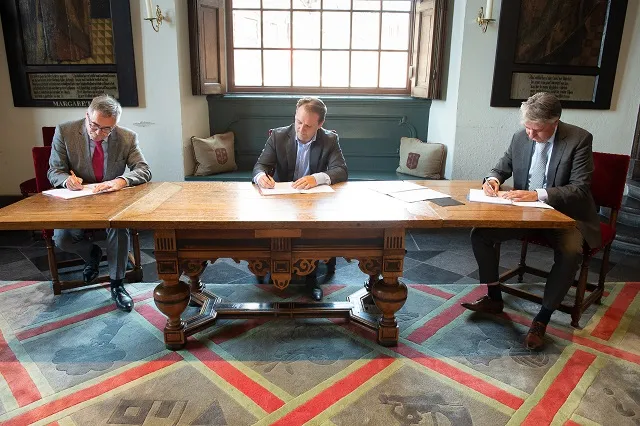 ondertekening deloitte haarlem en zandvoort