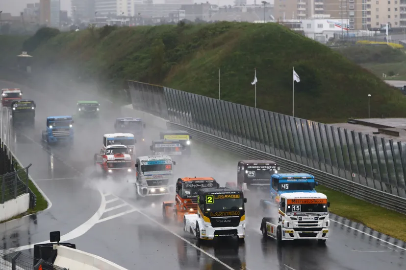 persbericht trophy of the dunes re essay1